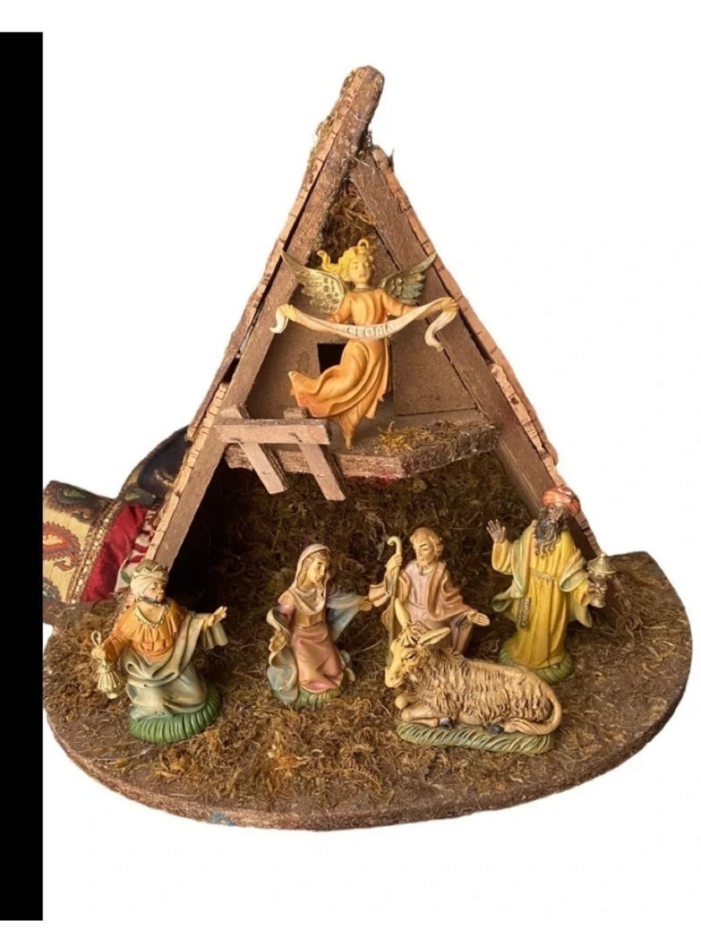 Fontanini Made in Italy Resin Stable Roman Crèche and Figurines